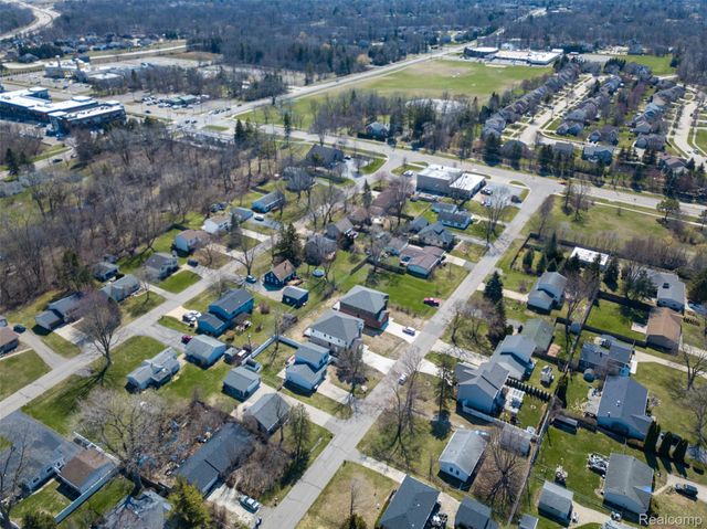 2921 Walsh Drive, Rochester Hills, MI 48309