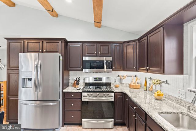 35 HEMLOCK LN, Etters, PA 17319