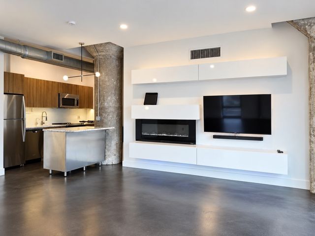 9 Medford St 401, Somerville, MA 02143