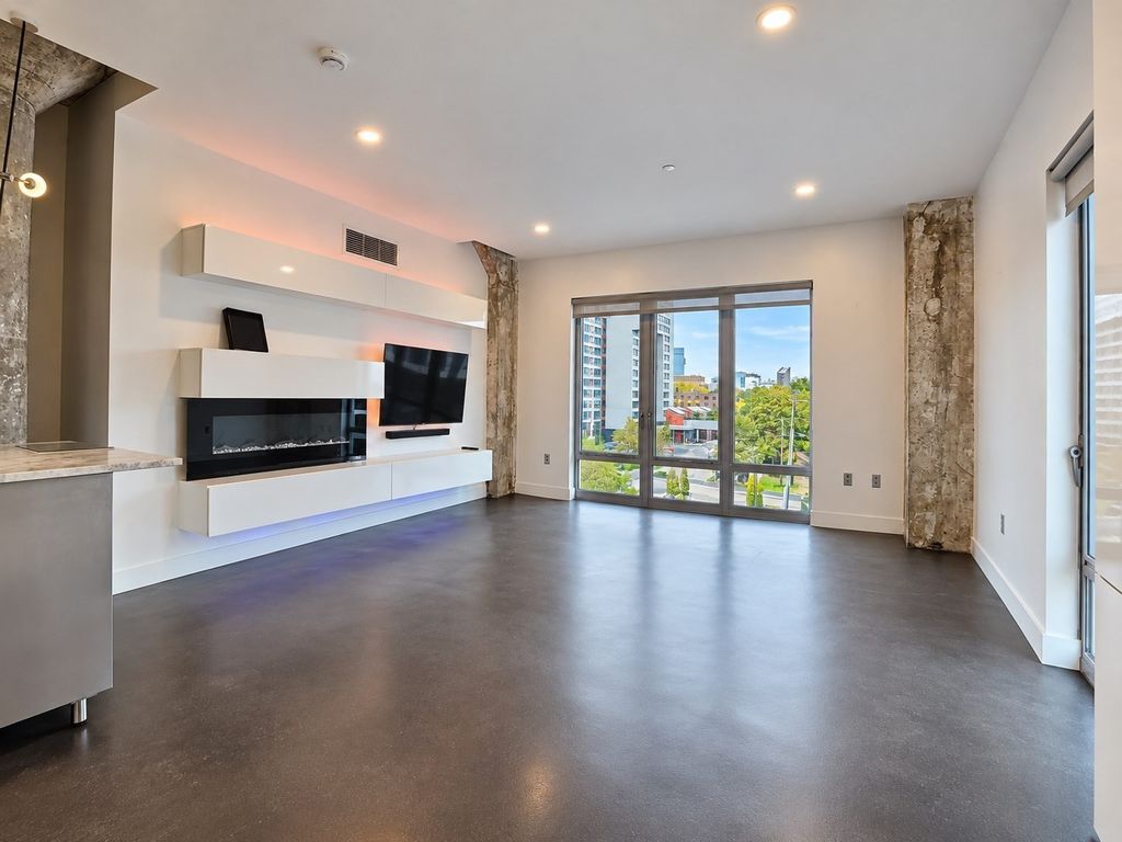 9 Medford St 401, Somerville, MA 02143