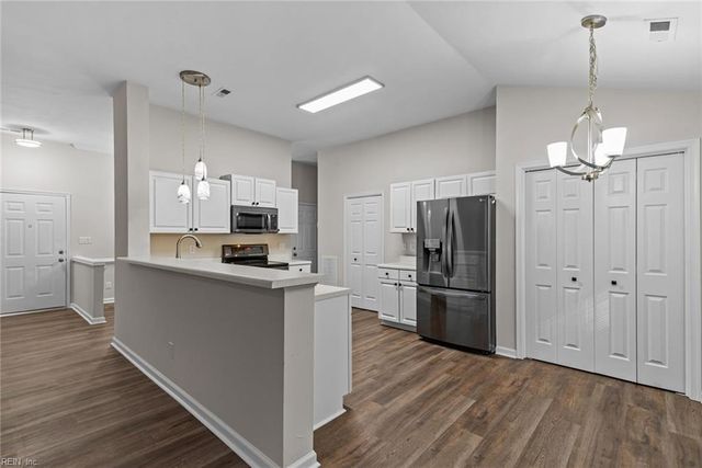 6748 Burbage Lake CIR, Suffolk, VA 23434