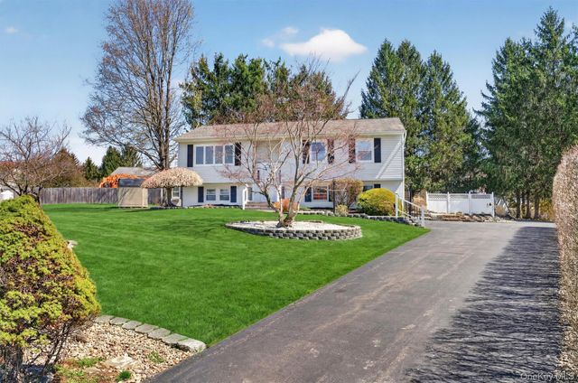 8 Puritan Lane, Blooming Grove, NY 10992