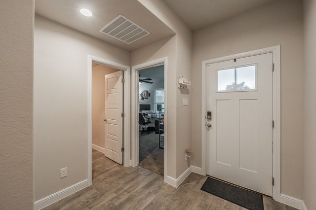 713 Breckenridge Park Drive, Alvarado, TX 76009