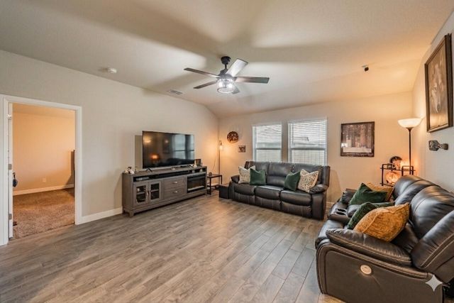 713 Breckenridge Park Drive, Alvarado, TX 76009