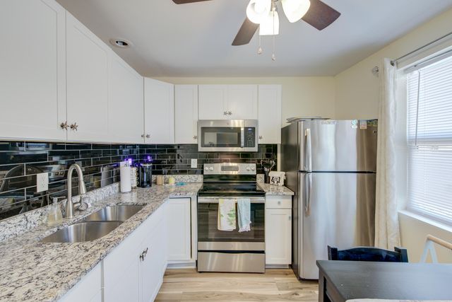 2128 Courtland Avenue, Charleston, SC 29403