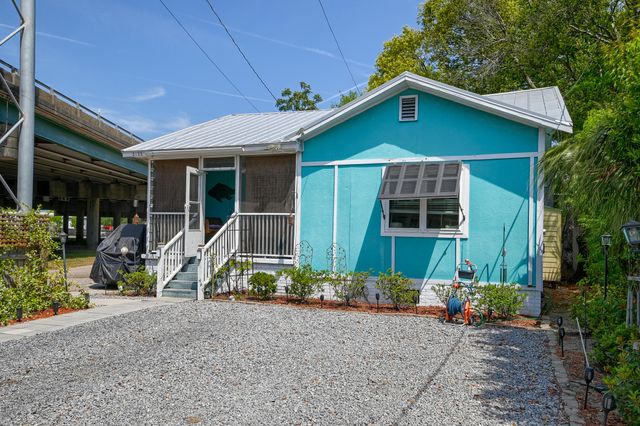 2128 Courtland Avenue, Charleston, SC 29403