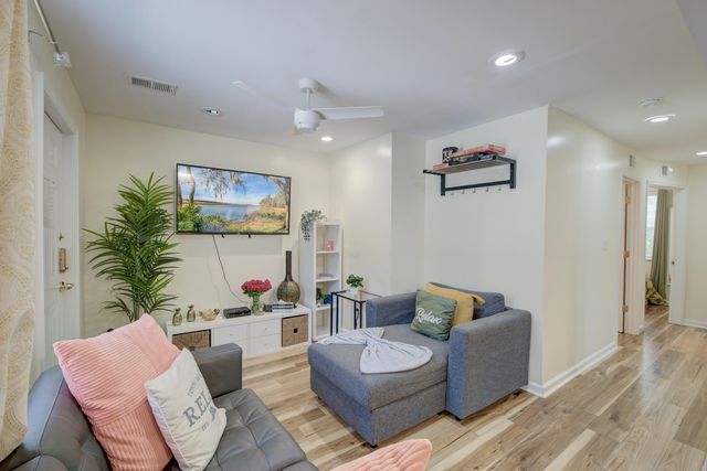 2128 Courtland Avenue, Charleston, SC 29403