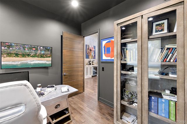 16281 Buckingham Avenue, Beverly Hills Village, MI 48025