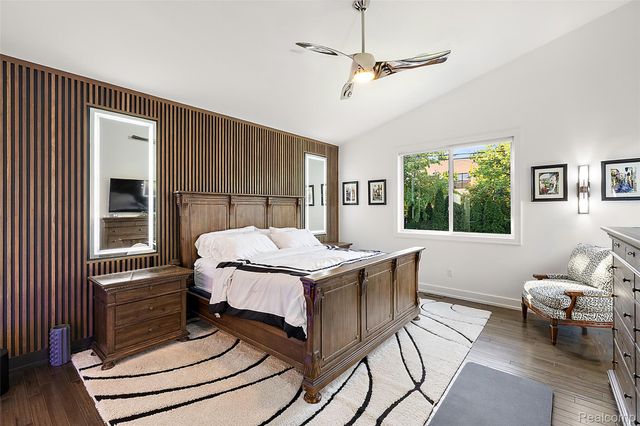 16281 Buckingham Avenue, Beverly Hills Village, MI 48025