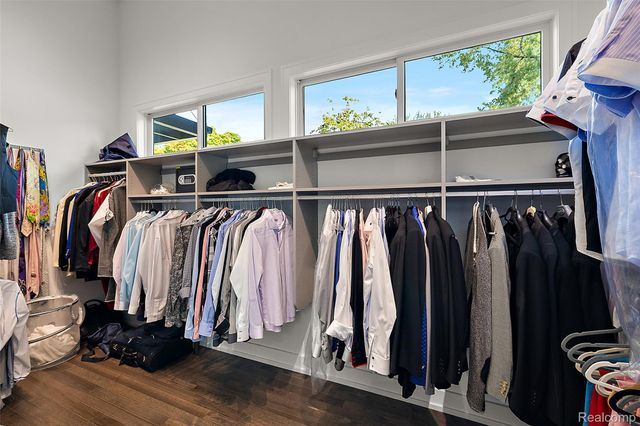 16281 Buckingham Avenue, Beverly Hills Village, MI 48025