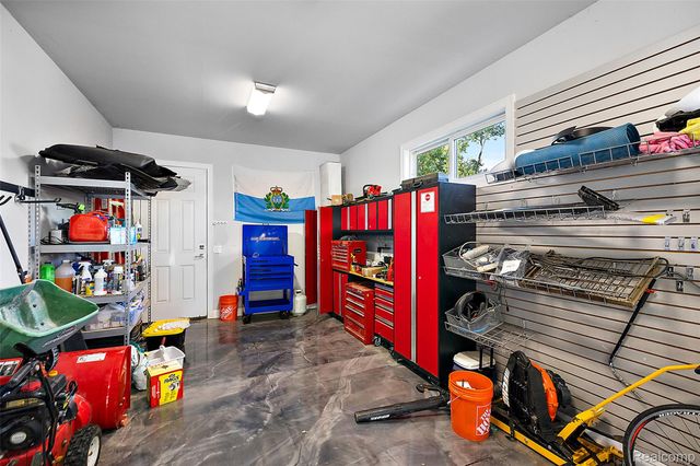 16281 Buckingham Avenue, Beverly Hills Village, MI 48025