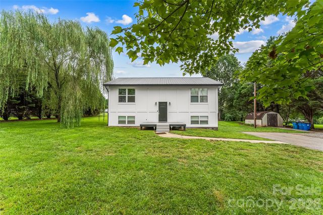 2646 Icard Rhodhiss Road, Connelly Springs, NC 28612