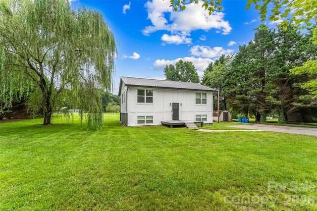 2646 Icard Rhodhiss Road, Connelly Springs, NC 28612