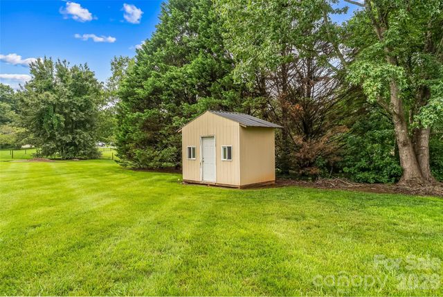 2646 Icard Rhodhiss Road, Connelly Springs, NC 28612