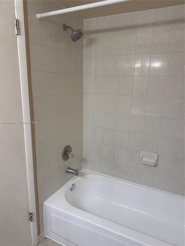 722 NW 125th Court B, Miami, FL 33182