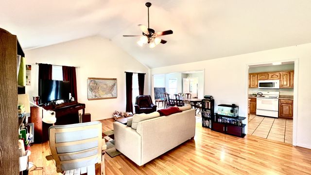 153 Commodore Cir, Summertown, TN 38483