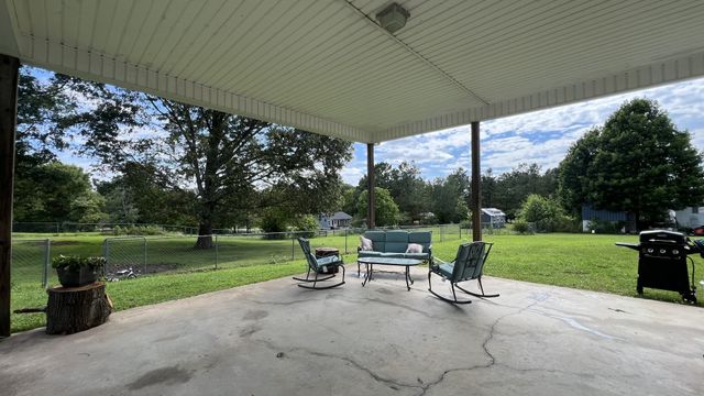 153 Commodore Cir, Summertown, TN 38483