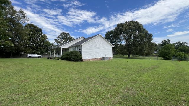 153 Commodore Cir, Summertown, TN 38483