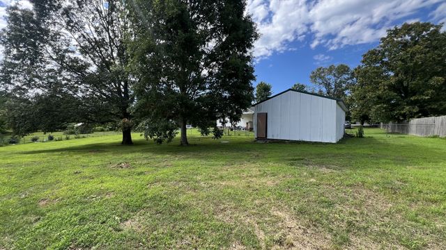 153 Commodore Cir, Summertown, TN 38483