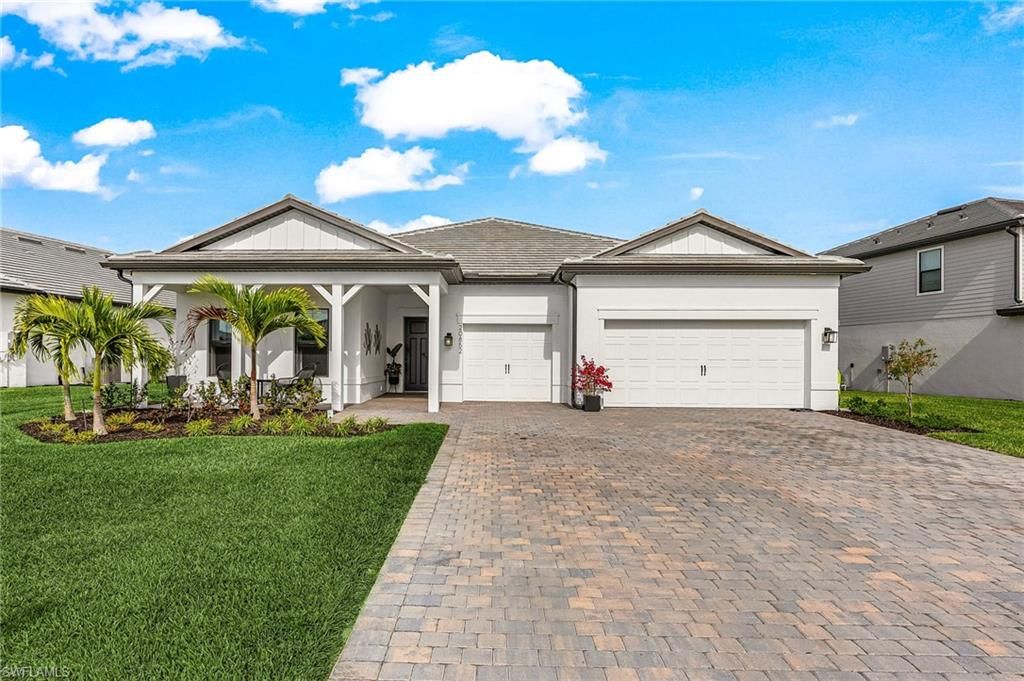 20852 Napa LOOP, ESTERO, FL 33928 — photo 2