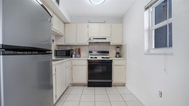 1033 Lenox Ave 304, Miami Beach, FL 33139