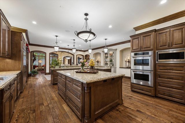 11909 Knippwood Lane, Bunker Hill Village, TX 77024