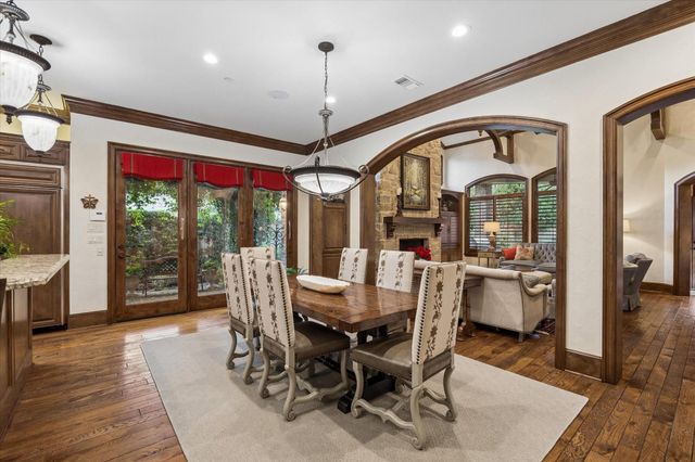 11909 Knippwood Lane, Bunker Hill Village, TX 77024