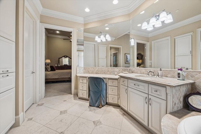 11909 Knippwood Lane, Bunker Hill Village, TX 77024