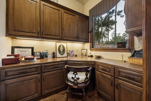 11909 Knippwood Lane, Bunker Hill Village, TX 77024