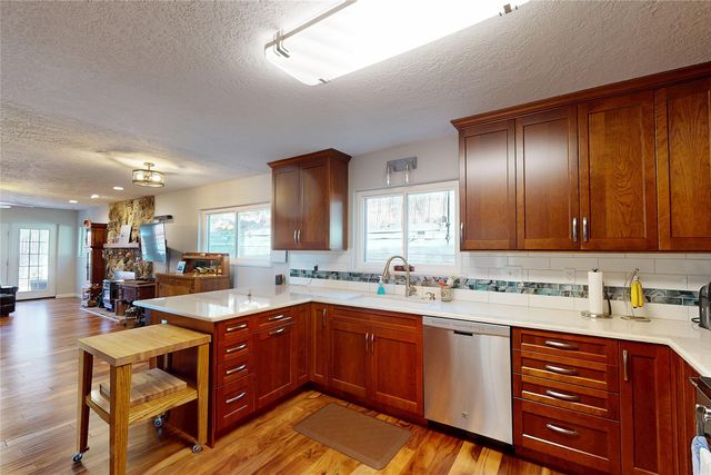 1346 Big Rock Loop, Los Alamos, NM 87544