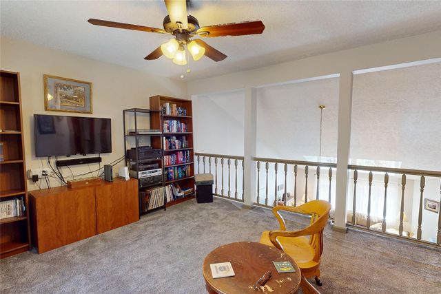 1346 Big Rock Loop, Los Alamos, NM 87544