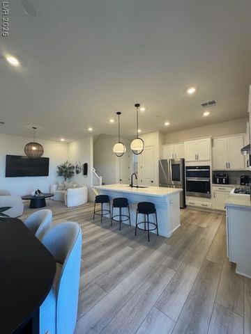 1598 Crowned Eagle Street, Las Vegas, NV 89138