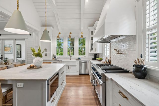 3556 Henrietta Hartford Road, Mount Pleasant, SC 29466