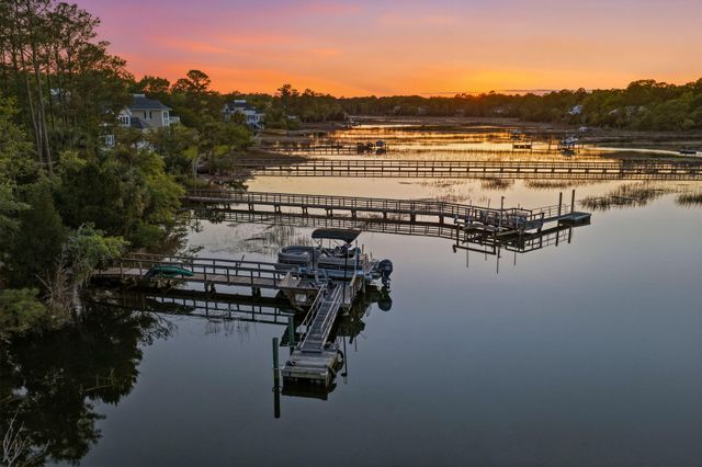 3556 Henrietta Hartford Road, Mount Pleasant, SC 29466
