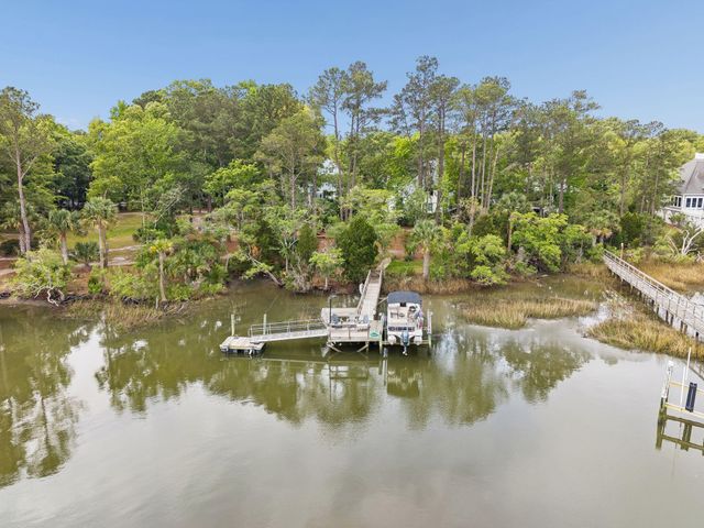 3556 Henrietta Hartford Road, Mount Pleasant, SC 29466