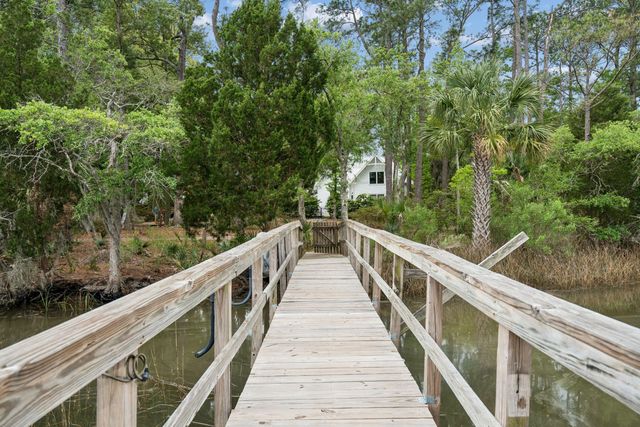 3556 Henrietta Hartford Road, Mount Pleasant, SC 29466