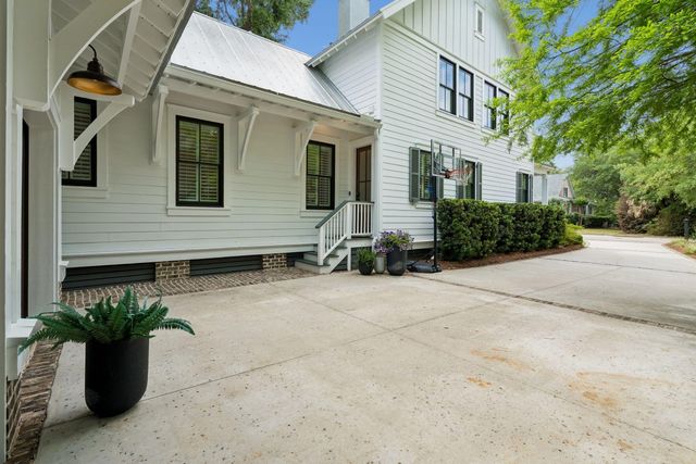 3556 Henrietta Hartford Road, Mount Pleasant, SC 29466