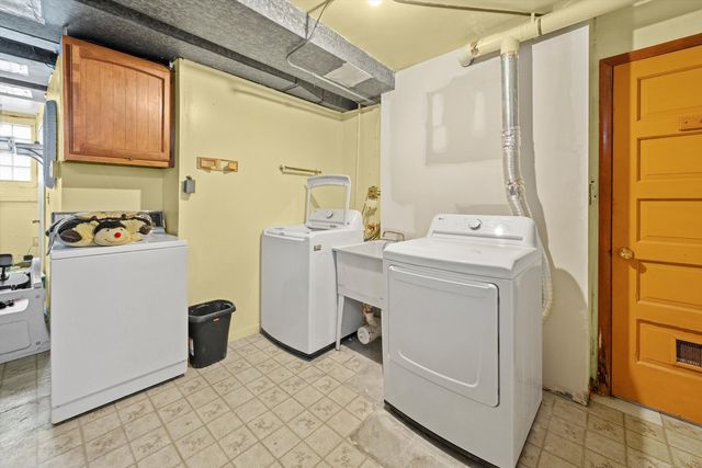 8819 N Wisner Street 2, Niles, IL 60714