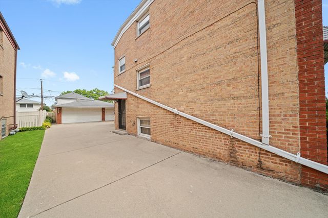 8819 N Wisner Street 2, Niles, IL 60714