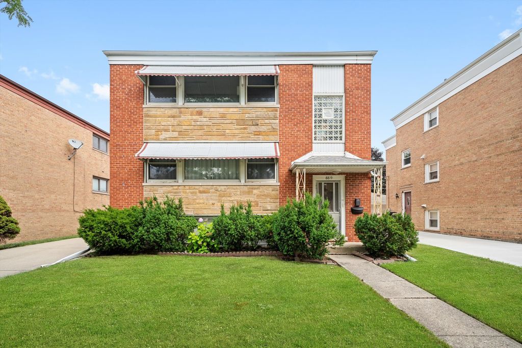 8819 N Wisner Street 2, Niles, IL 60714