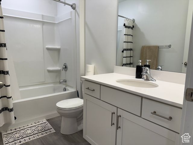 2810 N FIGHTING FALCON ST, Layton, UT 84040