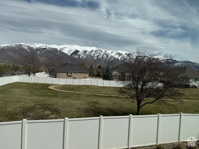 2810 N FIGHTING FALCON ST, Layton, UT 84040