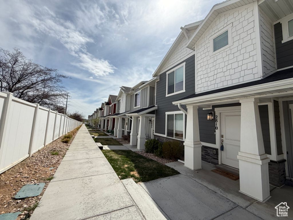 2810 N FIGHTING FALCON ST, Layton, UT 84040