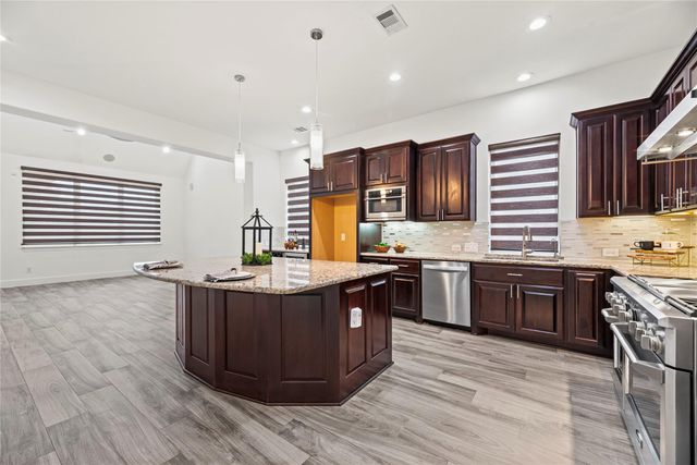 17719 Olde Oaks Estate Court, Cypress, TX 77433