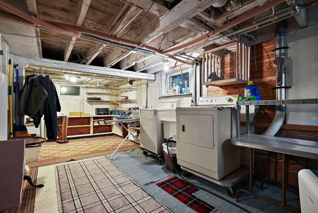 1409 Hillsboro Avenue N, Golden Valley, MN 55427