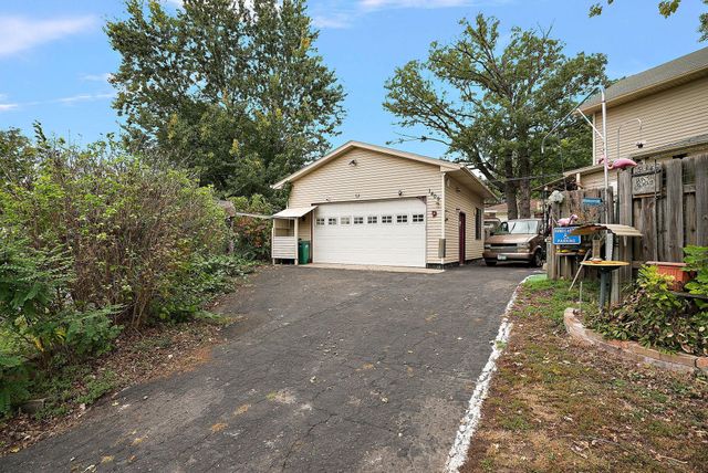 1409 Hillsboro Avenue N, Golden Valley, MN 55427