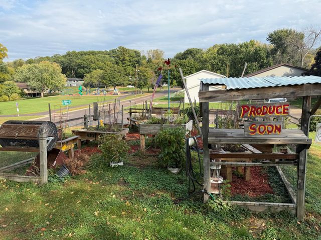 1409 Hillsboro Avenue N, Golden Valley, MN 55427