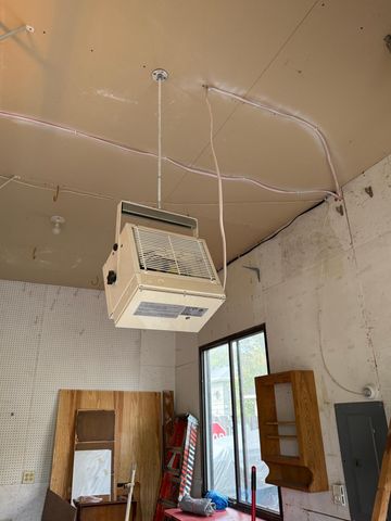 1409 Hillsboro Avenue N, Golden Valley, MN 55427