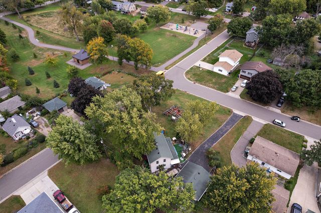 1409 Hillsboro Avenue N, Golden Valley, MN 55427