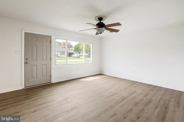 11 CONOY RD, Landisville, PA 17538